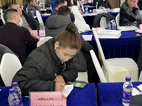 坤弘律师应邀为阿坝州学校安全管理人员举办《未成年人保护法》法治讲座